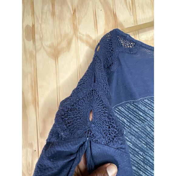Free People We The Free Shirt Size Large Crochet Sleeve Gauze Distressed Boho - Picture 7 of 8